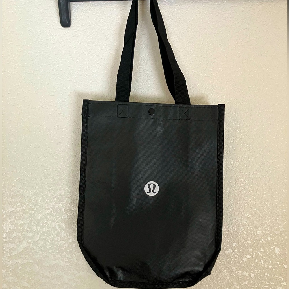 Lululemon reusable tote bag small size